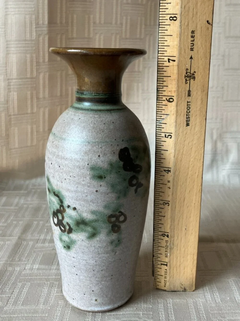 Studio Pottery Salt Glazed 7.25in Hand Thrown Artisan Vase in Exclnt Condition